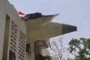 海宁印度一波音787客机坠毁机上242人、地面5名学生遇难！我驻印度使馆：机上无中国籍乘客