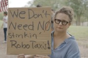 海宁特斯拉在得州奥斯汀遭遇抗议活动：反对马斯克Robotaxi计划